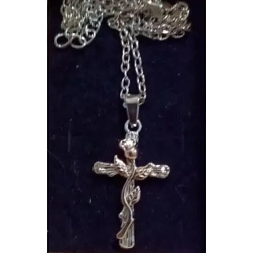 NWT - Cross Pendant with Silver Rose and Silver Toned 20